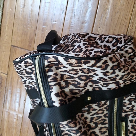 Juicy Couture Leopard Print Weekender Travel Duffel Bag - Picture 3 of 14